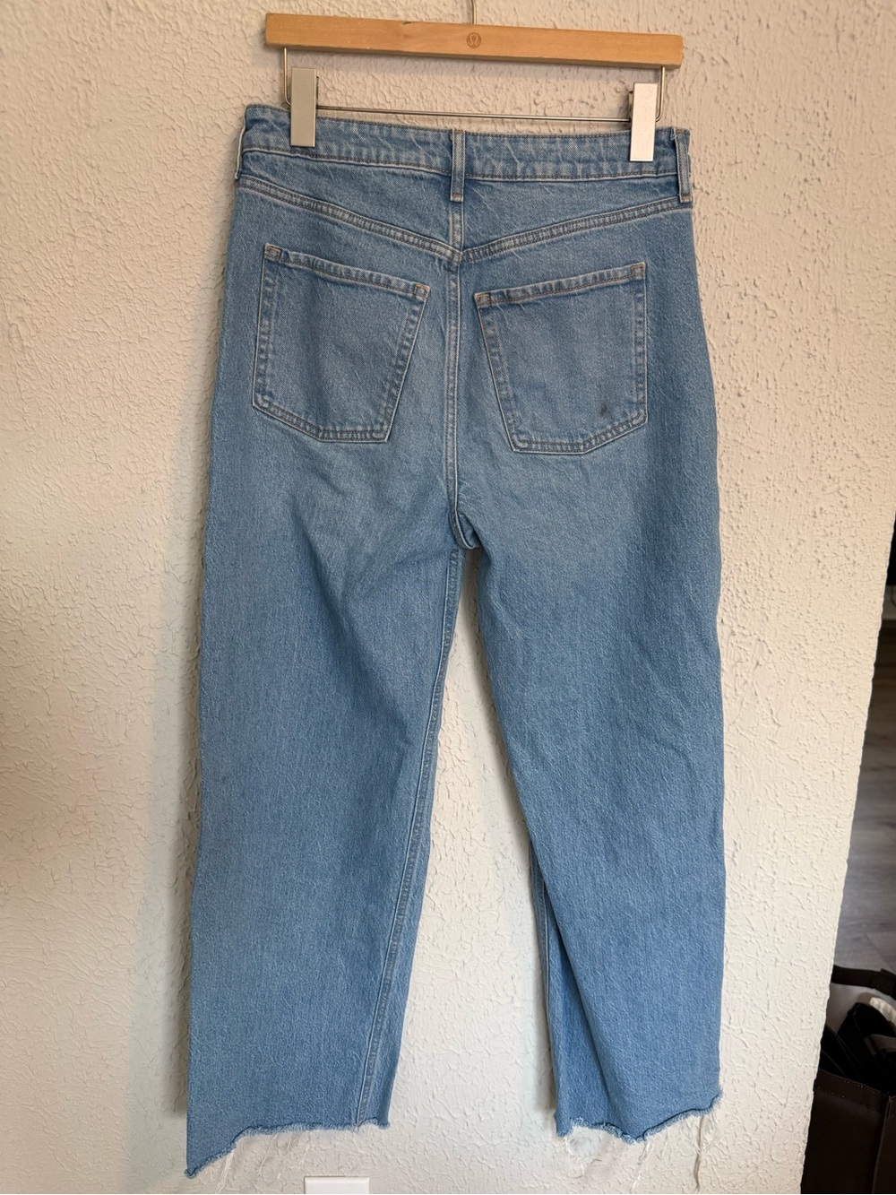 Distressed High Rise Jeans - Picture 2 of 3